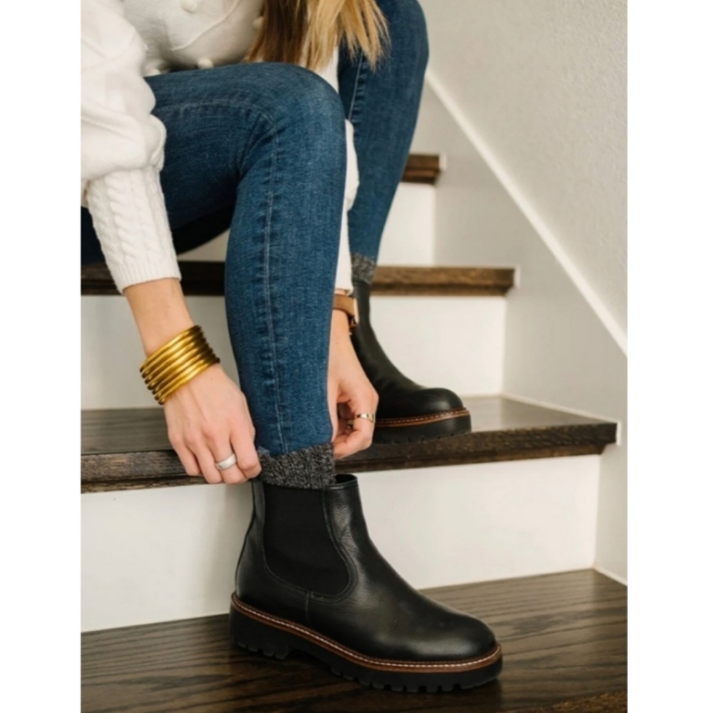 NWT Nordstrom Caslon Miller Water Resistant Lug Chelsea Boot Black Leather Shoes - Picture 14 of 15